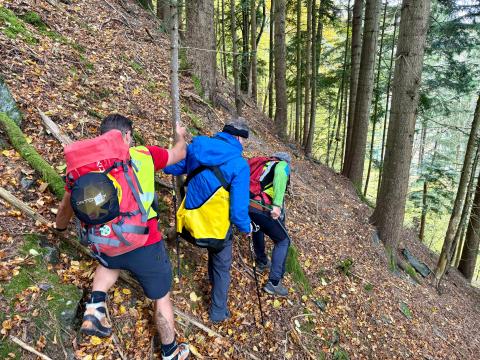 3ECD32C8-7222-455C-BF83-AC3BBB11F9E9