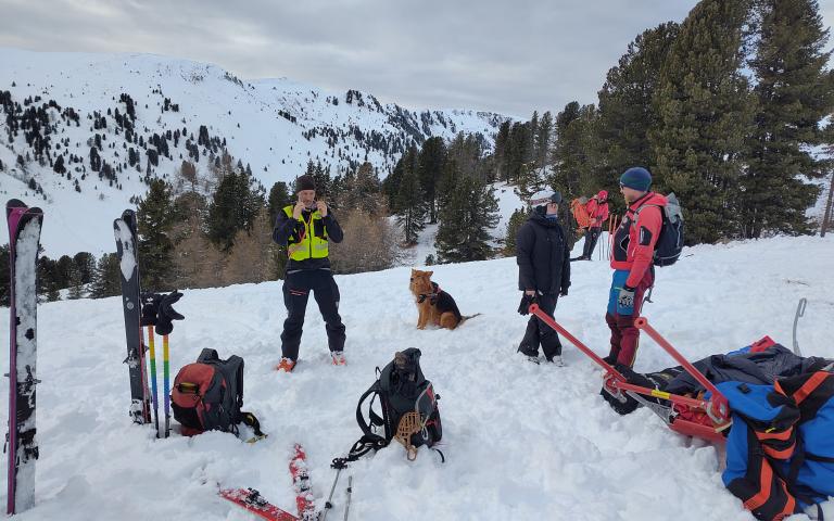 Sammy am Winterkurs der Bergretter Sammy am Winterkurs der Bergretter