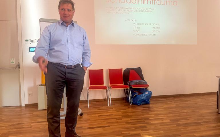 Dr. Helge Harmina