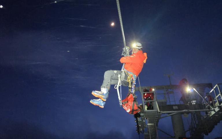 a264656b-65f4-4aa0-ac12-c98f5dd89769