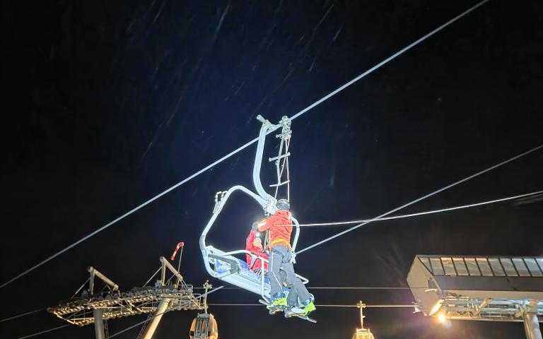 f05ff353-6a8f-414c-bae7-f274b1ca2717